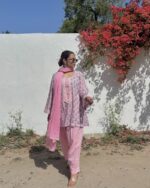 Noor Farsi Set - Printed Pink (with dupatta) - Image 8